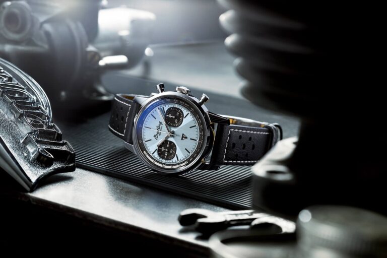 Breitling and Triumph created a Spectacular Watch and Bike, impressed by Nineteen Sixties café-racer Tradition