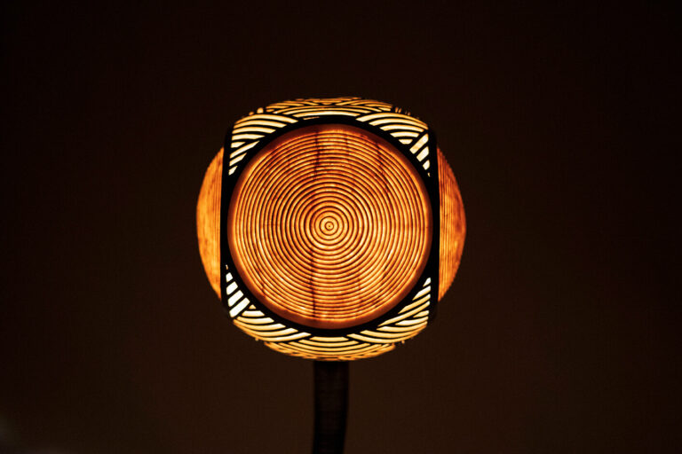 Erleuchten Lamps, Lighting Grown from The Earth